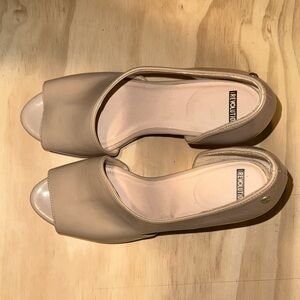 LS Revolution Beige Peep-Toe Heels